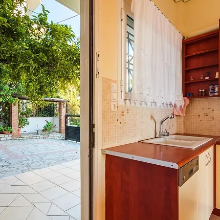 Apartment On The - Akroyali Family *